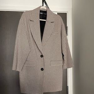 Zara coat. Tag off, but never worn! Original condition!